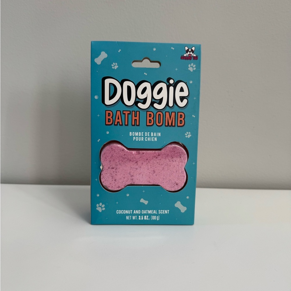 Doggie Bath Bomb by Gift Republic with Coconut & Oatmeal Scent